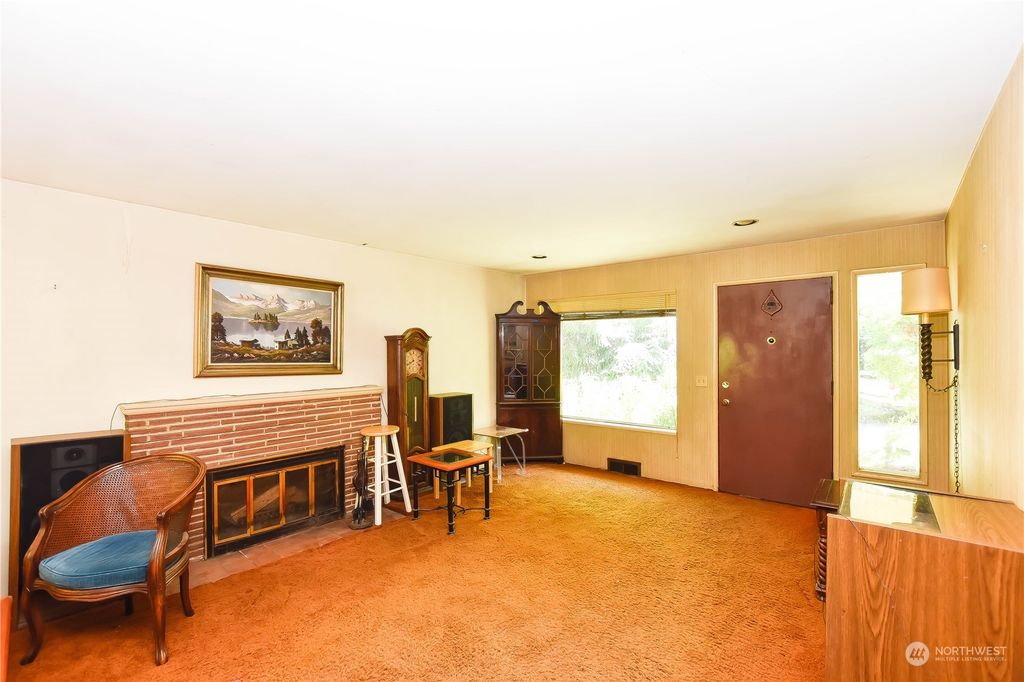 Photo of 18948 Forest Park Drive NE, Lake Forest Park, WA 98155 (MLS # 2134455)