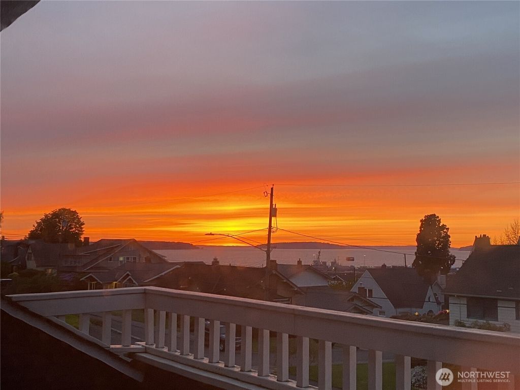 Photo of 712 33rd Street, Everett, WA 98201 (MLS # 2521457)