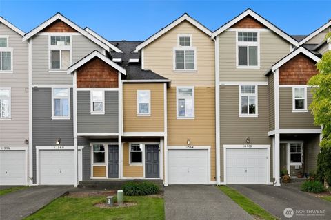 Photo of 11564 SE 170th Court, Renton, WA 98055 (MLS # 2453686)