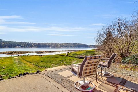 730 E North Bay Road Allyn WA 98524