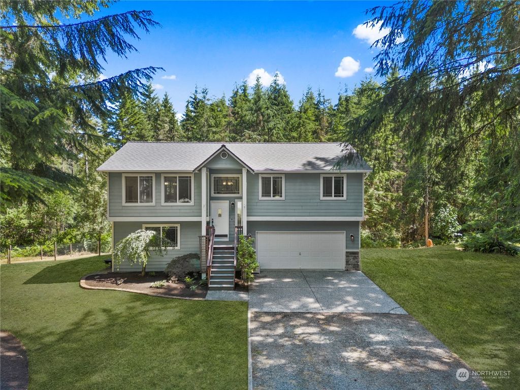 Photo of 20903 Pilchuck Place, Granite Falls, WA 98252 (MLS # 2134638)
