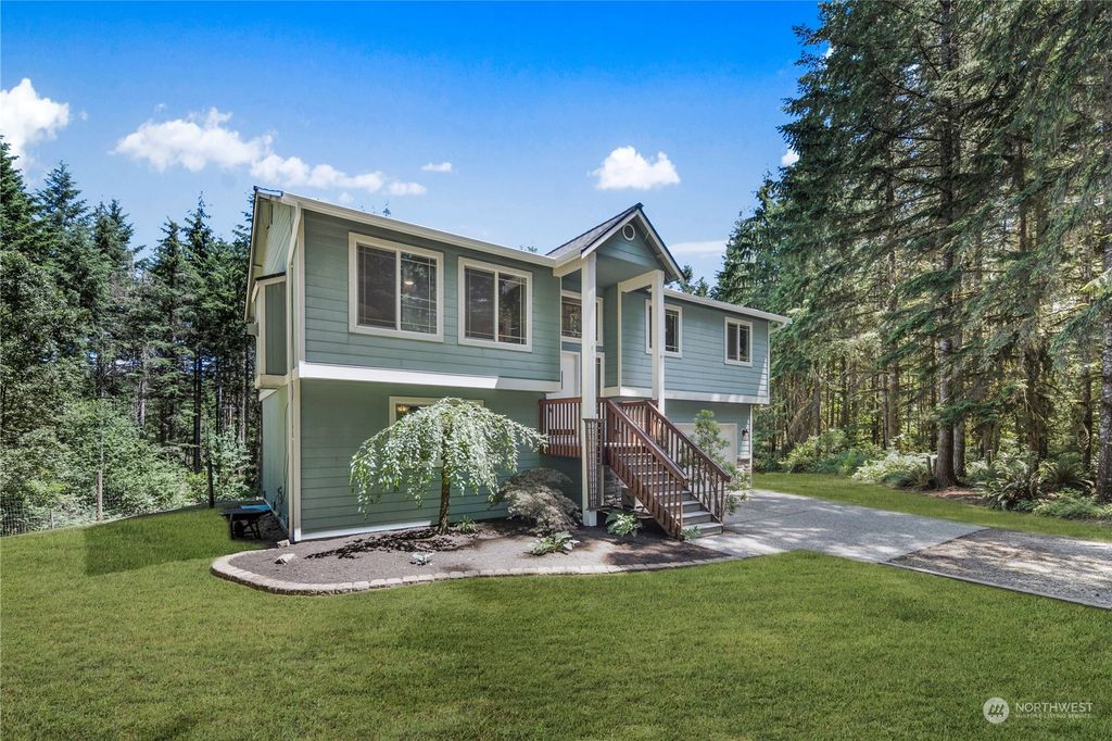 Photo of 20903 Pilchuck Place, Granite Falls, WA 98252 (MLS # 2134638)