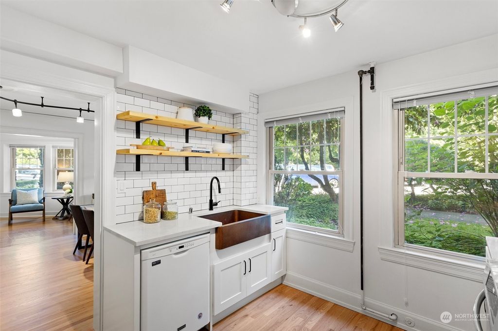 Photo of 5810 Cowen Place NE #5, Seattle, WA 98105 (MLS # 2075022)
