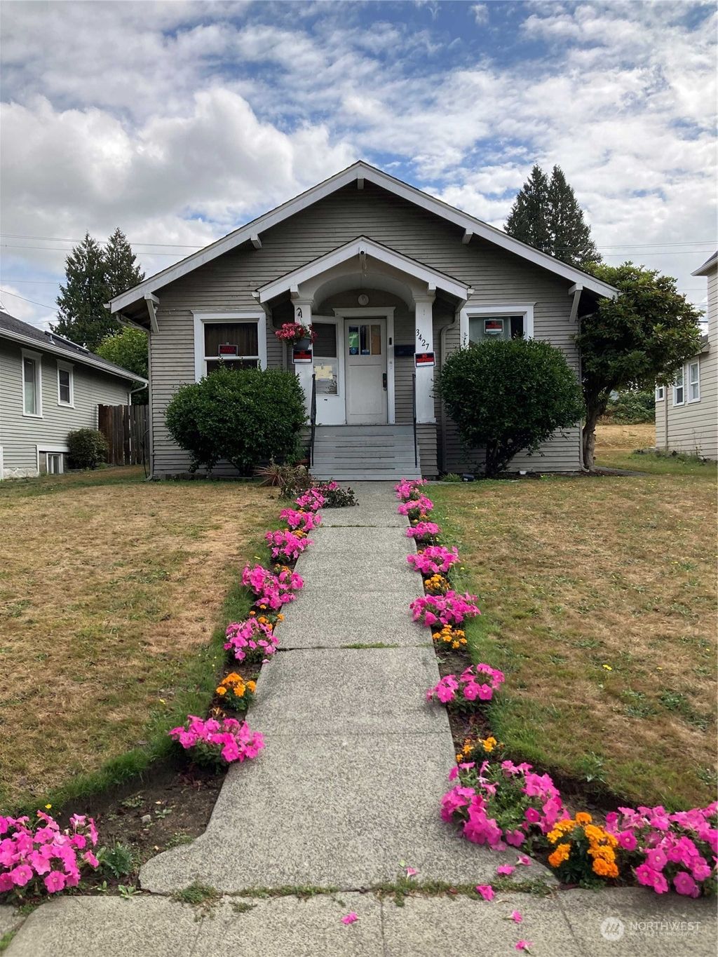 Photo of 3427 Rockefeller Avenue, Everett, WA 98201 (MLS # 2143837)