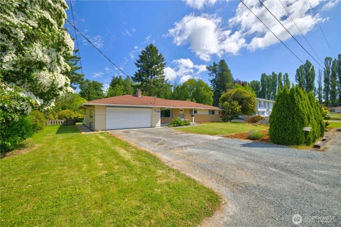 Photo of 1509 Avon Avenue, Burlington, WA 98233 (MLS # 2541686)