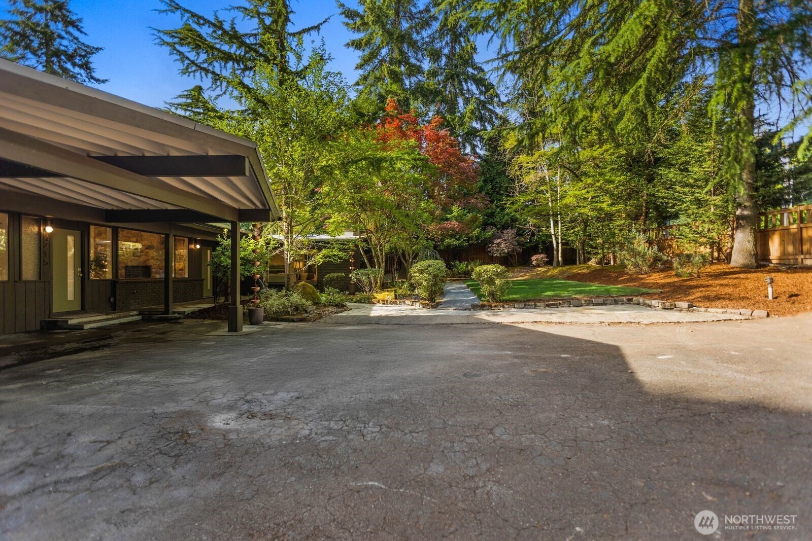 4215 Island Crest Way