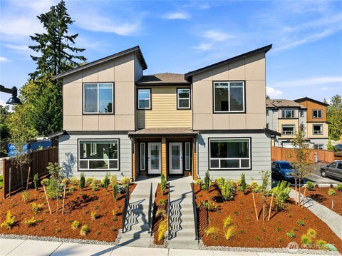 Photo of 1210 Tacoma Court NE #4, Renton, WA 98056 (MLS # 2568945)