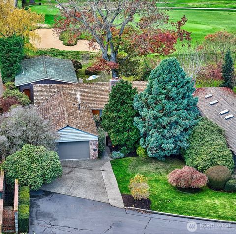 Photo of 7503 Fairway Drive NE, Seattle, WA 98115 (MLS # 2456990)