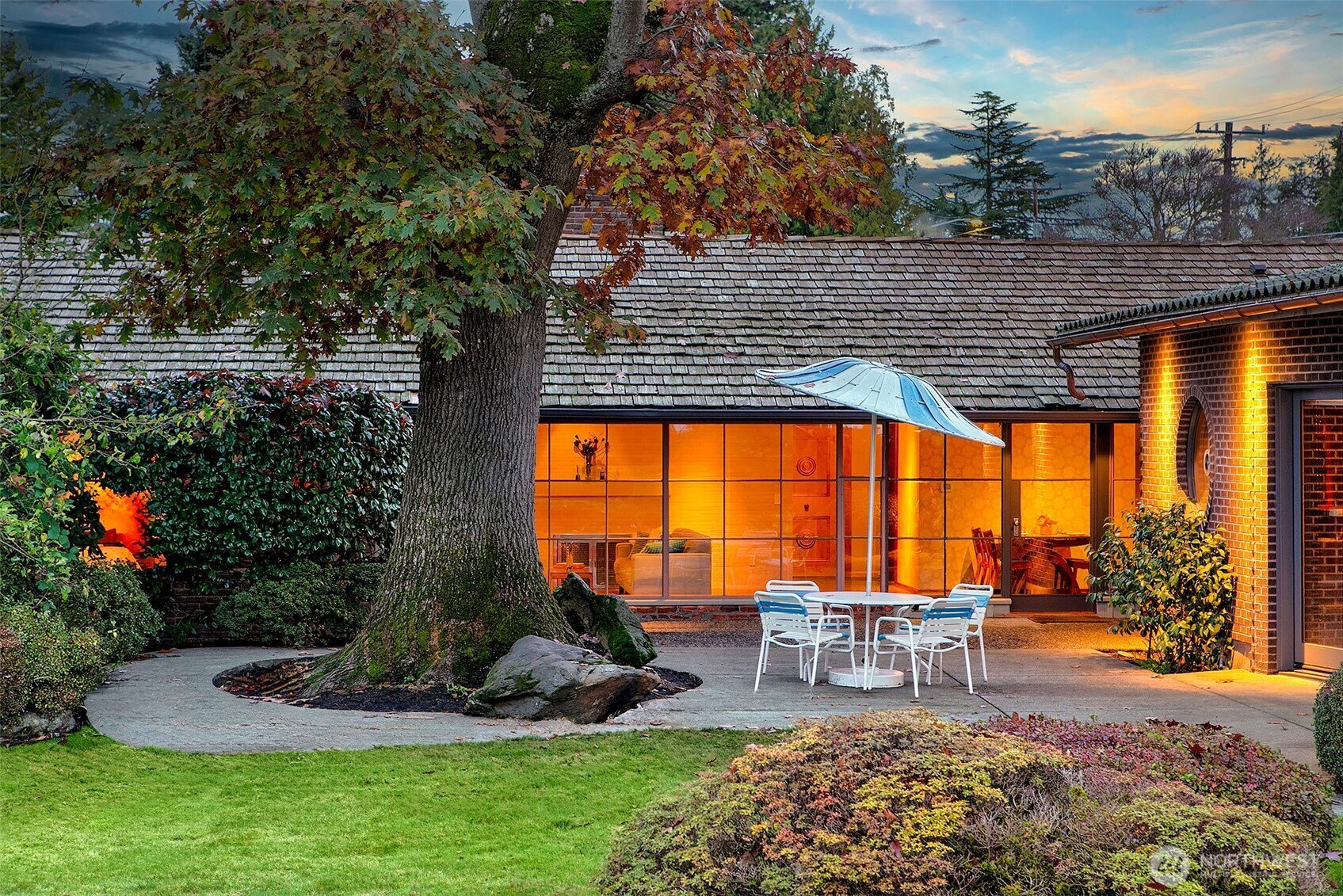 7503 Fairway Drive NE