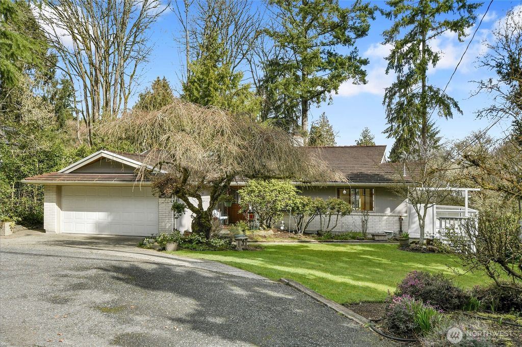 Photo of 18722 56th Avenue NE, Kenmore, WA 98028 (MLS # 2486477)