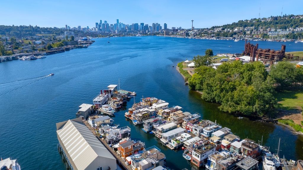 Photo of 2143 N Northlake Way #15, Seattle, WA 98103 (MLS # 2439295)