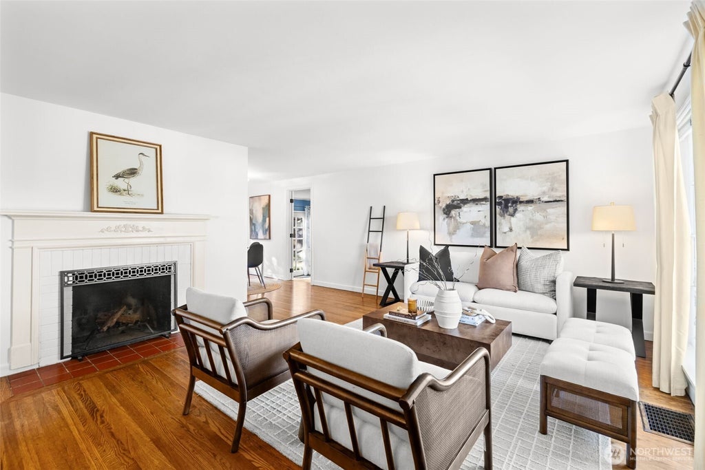 Photo of 6251 37th Avenue NE, Seattle, WA 98115 (MLS # 2592284)