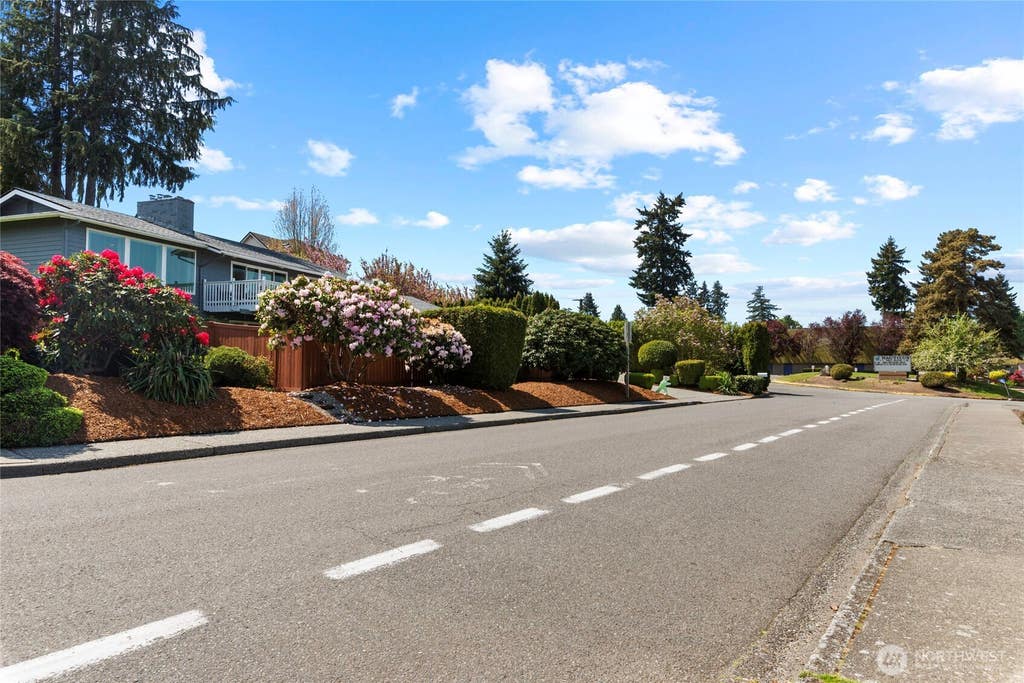 Photo of 1029 S 289th Street, Federal Way, WA 98003 (MLS # 2522589)
