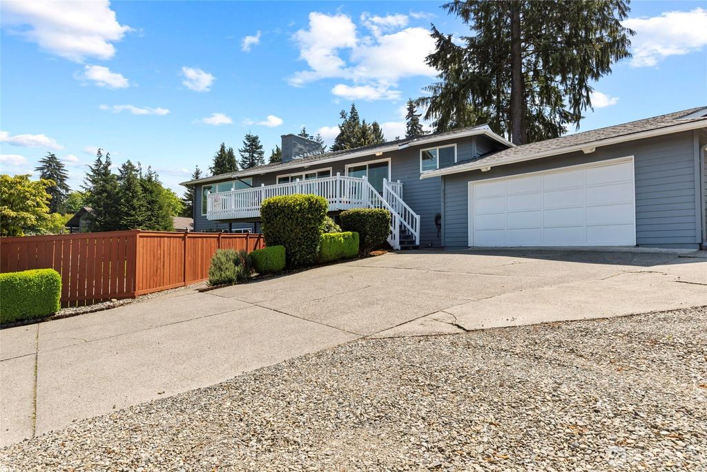 Photo of 1029 S 289th Street, Federal Way, WA 98003 (MLS # 2522589)