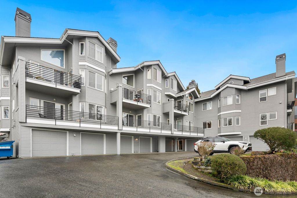 Photo of 6100 NE 181st Street #7, Kenmore, WA 98028 (MLS # 2495901)