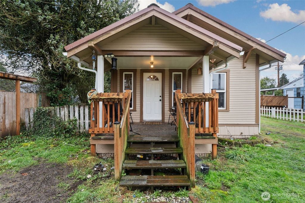 Photo of 1817 N Tower Avenue, Centralia, WA 98531 (MLS # 2492275)