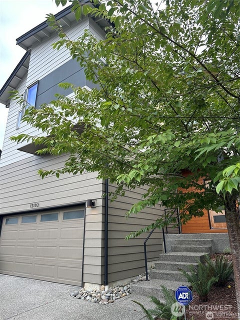 Photo of 13110 SE 219th Place, Kent, WA 98031 (MLS # 2575777)