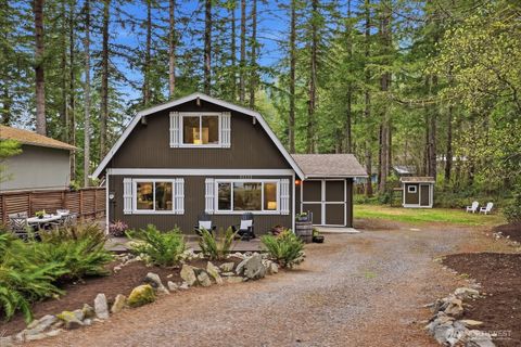 Photo of 17327 432nd Avenue SE, North Bend, WA 98045 (MLS # 2508881)