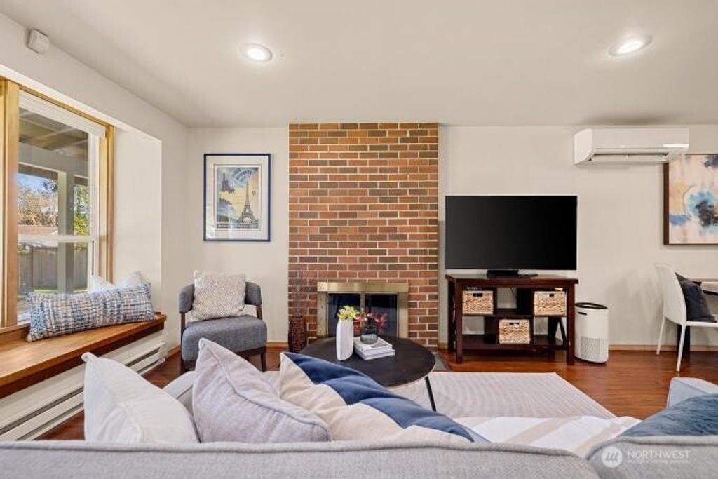 Photo of 15014 54th Place W, Edmonds, WA 98026 (MLS # 2497605)