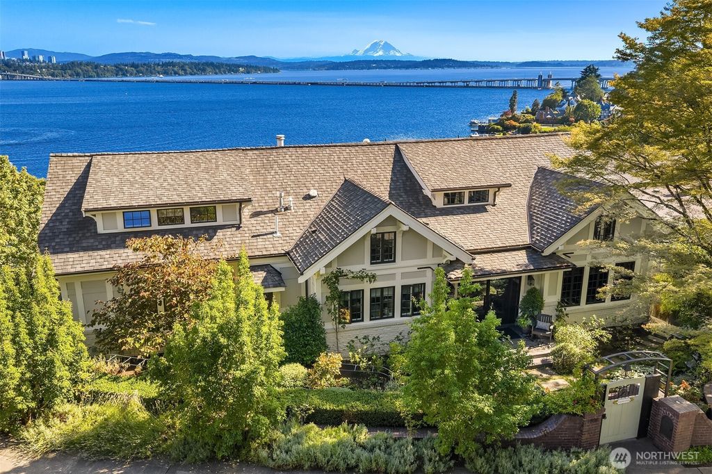 Photo of 3408 E Laurelhurst Drive NE, Seattle, WA 98105 (MLS # 2438595)
