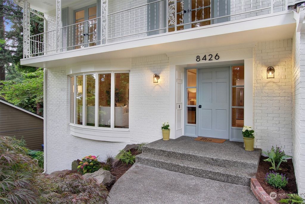 Photo of 8426 SE 83rd Street, Mercer Island, WA 98040 (MLS # 2295435)