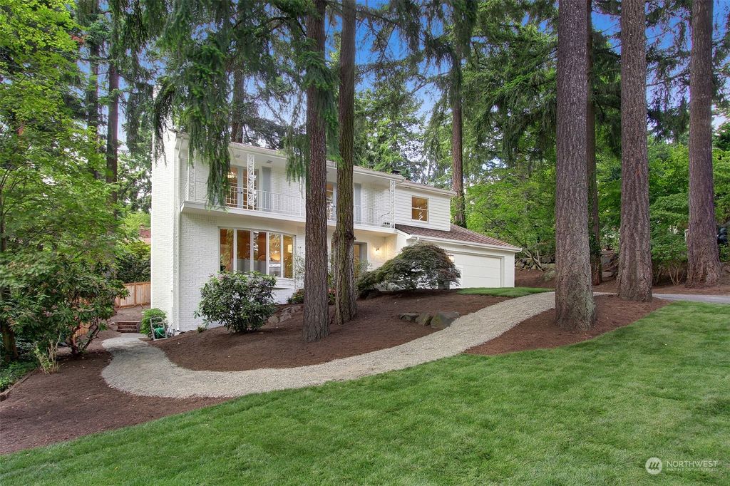 Photo of 8426 SE 83rd Street, Mercer Island, WA 98040 (MLS # 2295435)