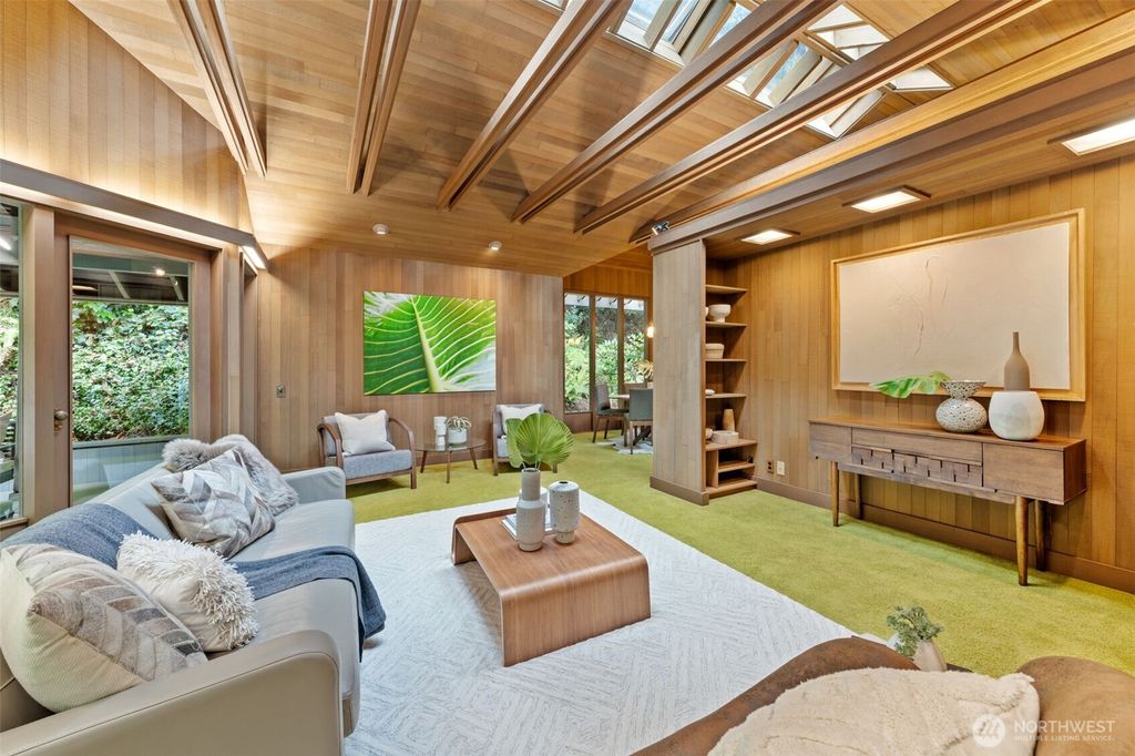 Photo of 6 Lindley Road, Mercer Island, WA 98040 (MLS # 2427682)