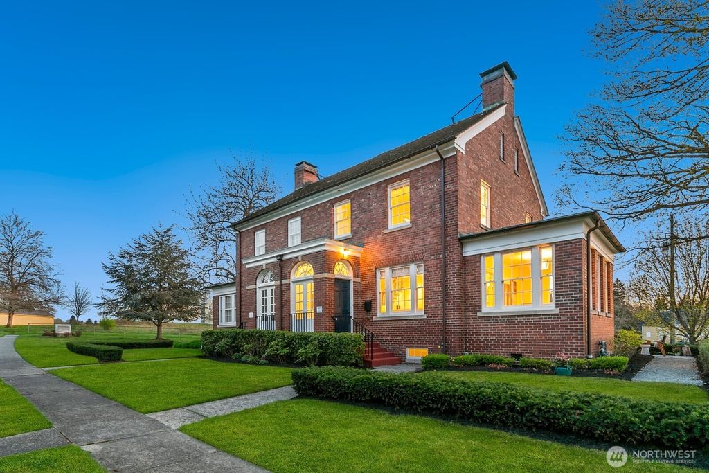 Photo of 4407 Montana Circle Cir W, Seattle, WA 98199 (MLS # 2348330)