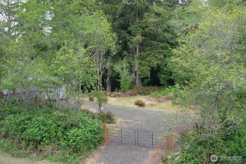 210 Bay Center Road