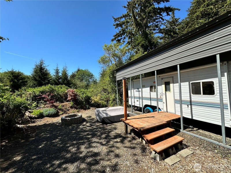 210 Bay Center Road