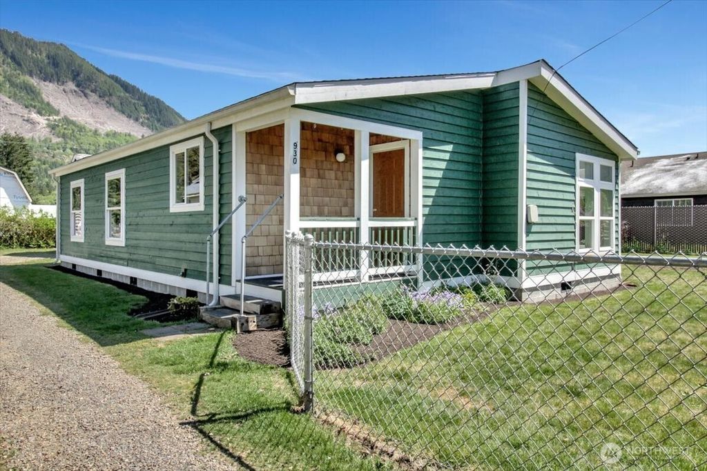 Photo of 930 Sauk Avenue, Darrington, WA 98241 (MLS # 2372570)