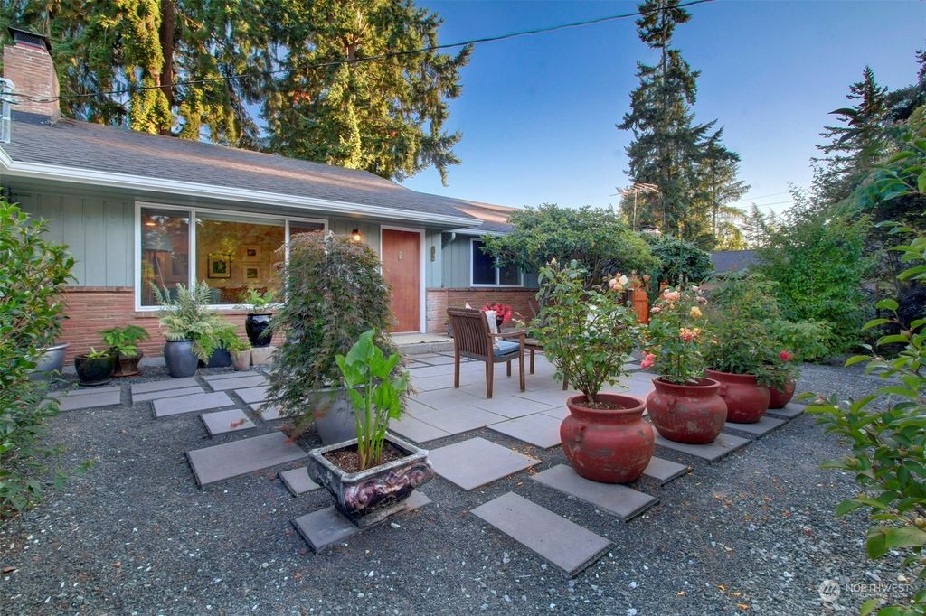 Photo of 1825 N 199th Street, Shoreline, WA 98133 (MLS # 2146893)