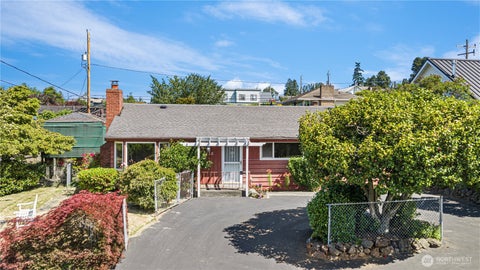 Photo of 2410 NW 198th St ST, Shoreline, WA 98177 (MLS # 2543311)