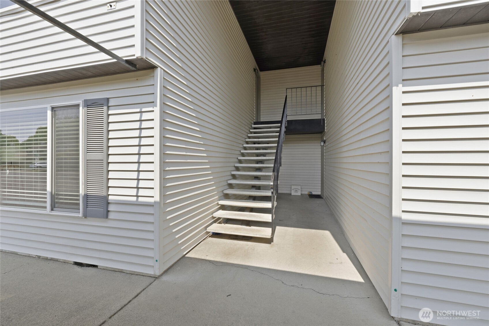 203 Farrelly Street