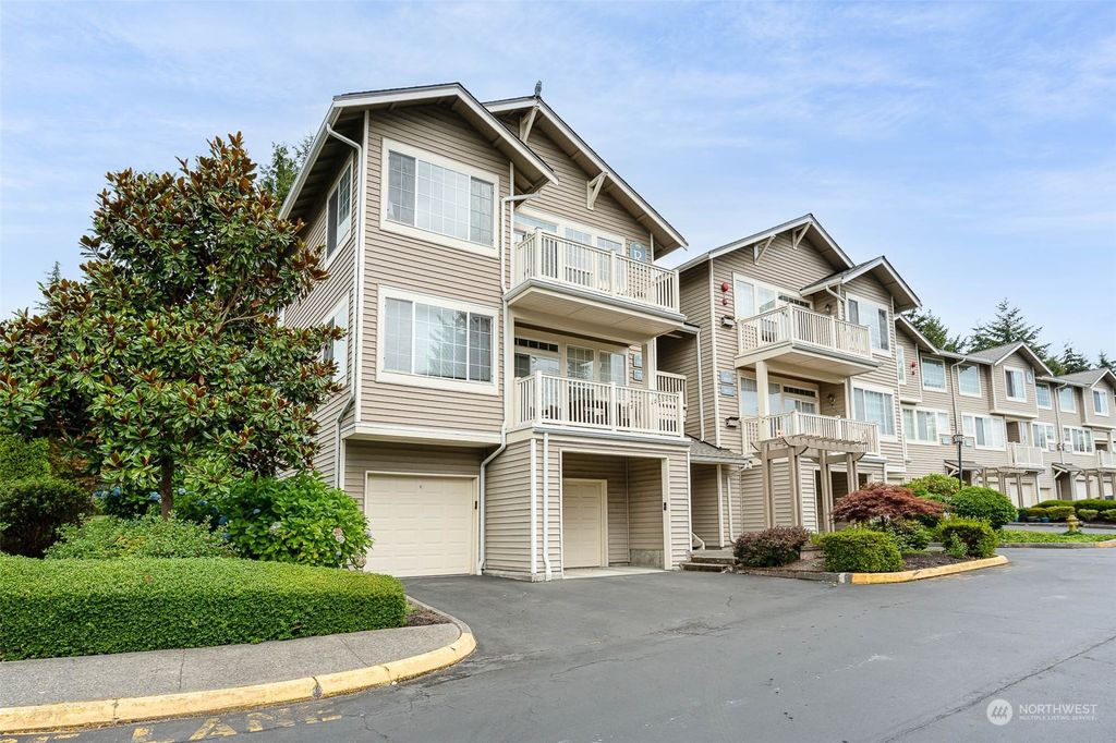 Photo of 18624 NE 57th Way #18624, Redmond, WA 98052 (MLS # 2068482)