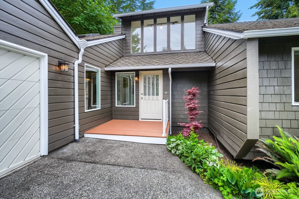 Photo of 15301 SE 48th Drive, Bellevue, WA 98006 (MLS # 2538190)