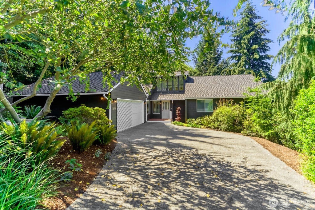 Photo of 15301 SE 48th Drive, Bellevue, WA 98006 (MLS # 2538190)