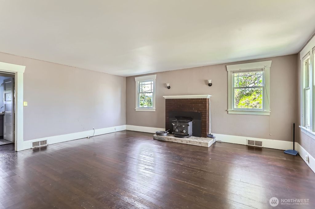 Photo of 26405 Stephens St St, Duvall, WA 98019 (MLS # 2395258)