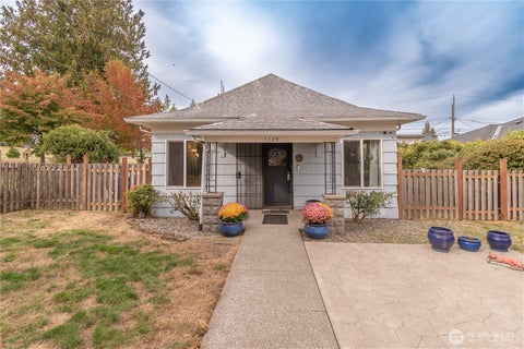 Photo of 1129 S 61ST Street, Tacoma, WA 98408 (MLS # 2578249)