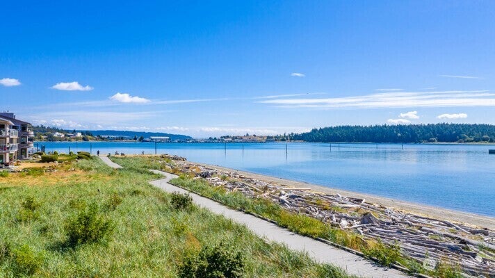 651 SE Bayshore . Drive B201