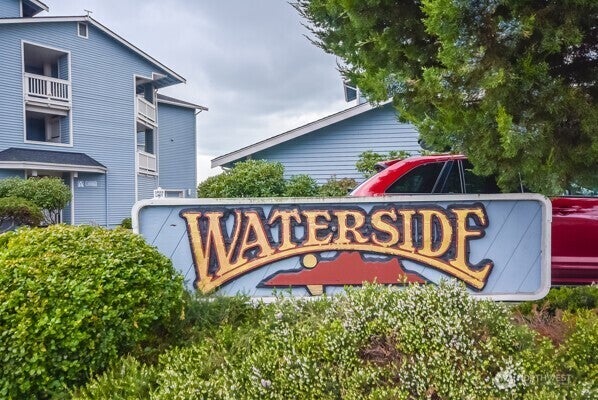 651 SE Bayshore . Drive B201