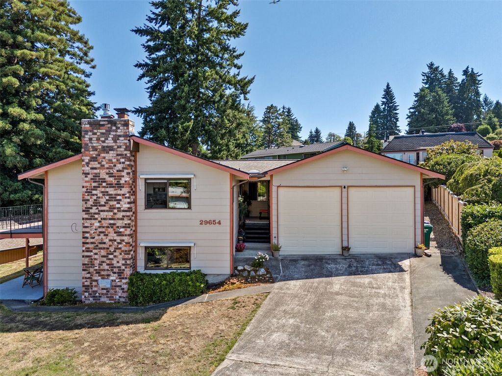 Photo of 29654 2nd Avenue SW, Federal Way, WA 98023 (MLS # 2409102)