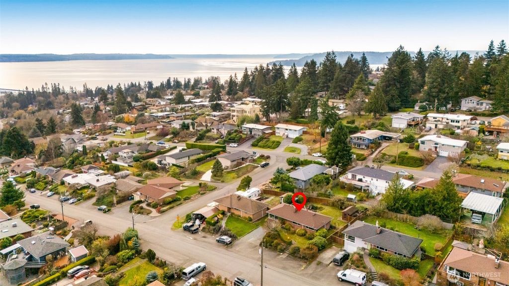 Photo of 20821 7th Place S, Des Moines, WA 98198 (MLS # 2459699)