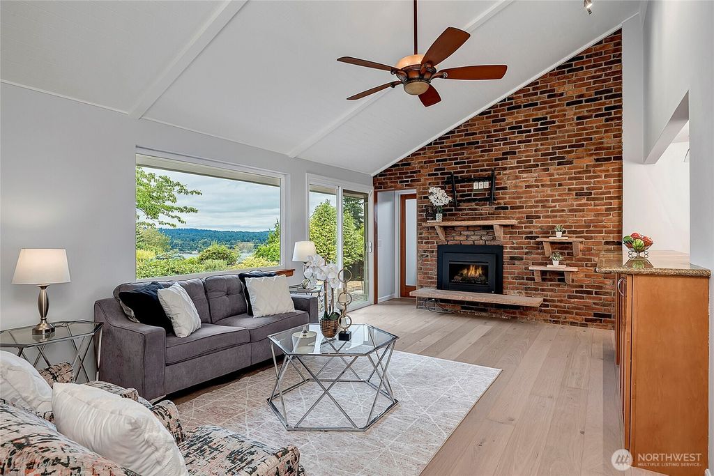 Photo of 15629 62nd Place NE, Kenmore, WA 98028 (MLS # 2417729)