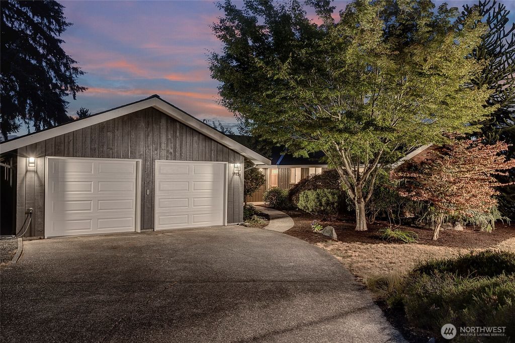 Photo of 15629 62nd Place NE, Kenmore, WA 98028 (MLS # 2417729)