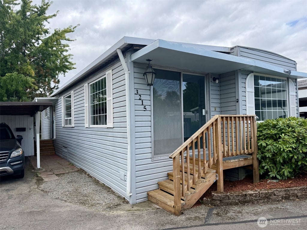 Photo of 3215 S 182nd Street #171, SeaTac, WA 98188 (MLS # 2582244)