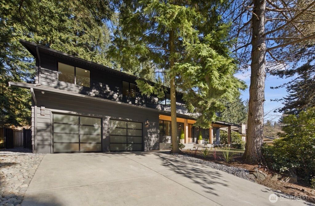 Photo of 14824 119th Ave NE Ave, Kirkland, WA 98034 (MLS # 2505689)