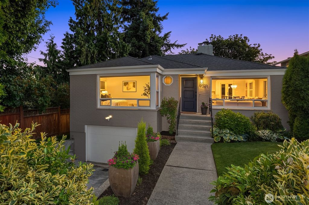 Photo of 9021 Phinney Avenue N, Seattle, WA 98103 (MLS # 2390625)
