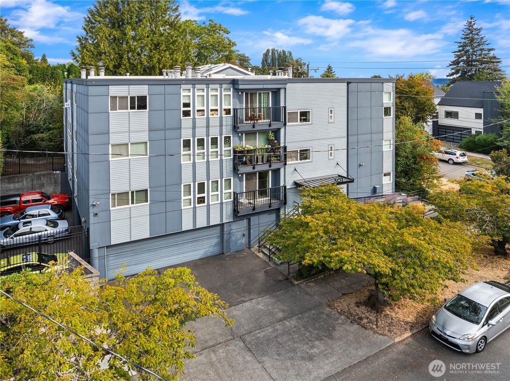 Photo of 301 22nd Avenue E #1A, Seattle, WA 98112 (MLS # 2582934)