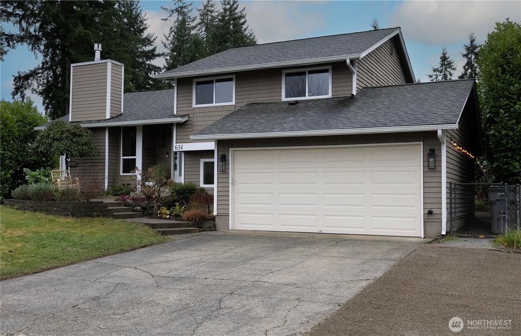 Photo of 634 NE Conifer Drive, Bremerton, WA 98311 (MLS # 2461477)